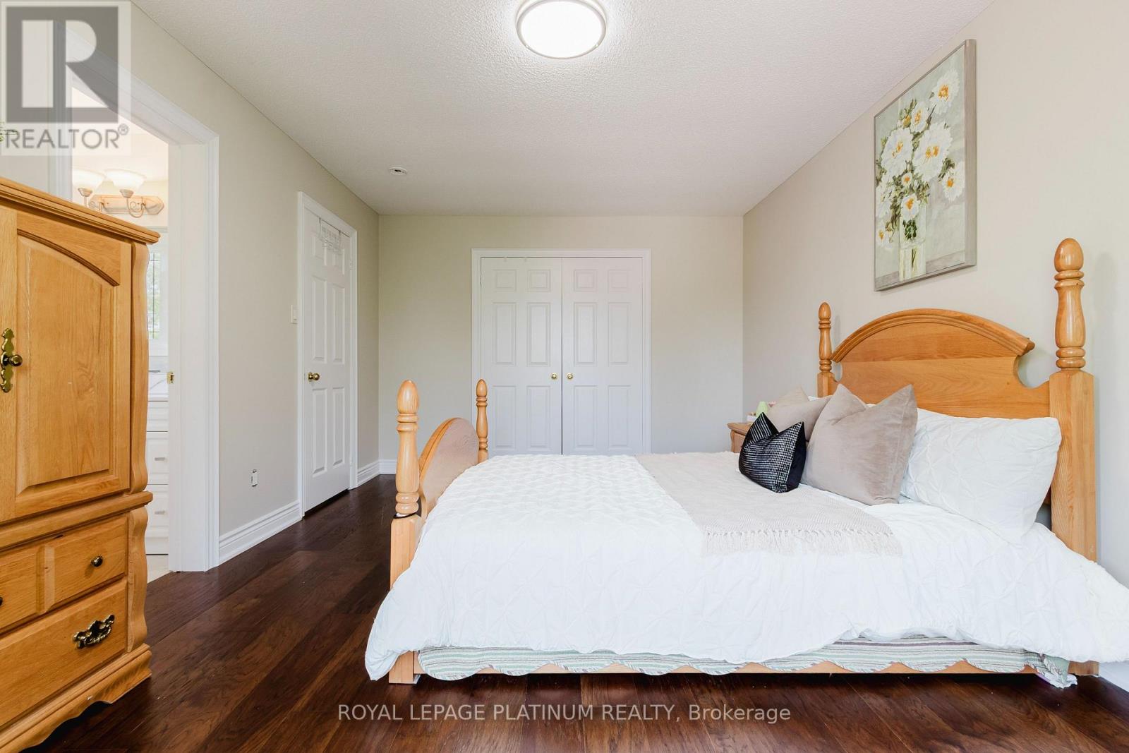 Photo 22 of 4 Burwash Court, Brampton ON