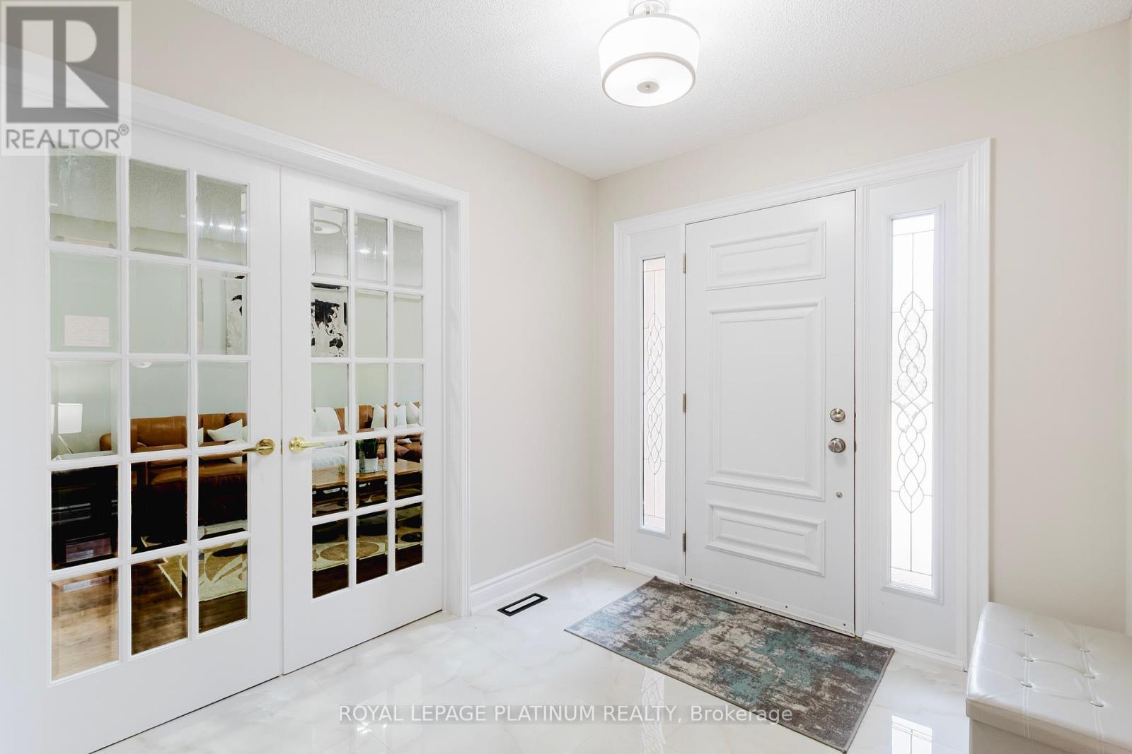 Photo 3 of 4 Burwash Court, Brampton ON