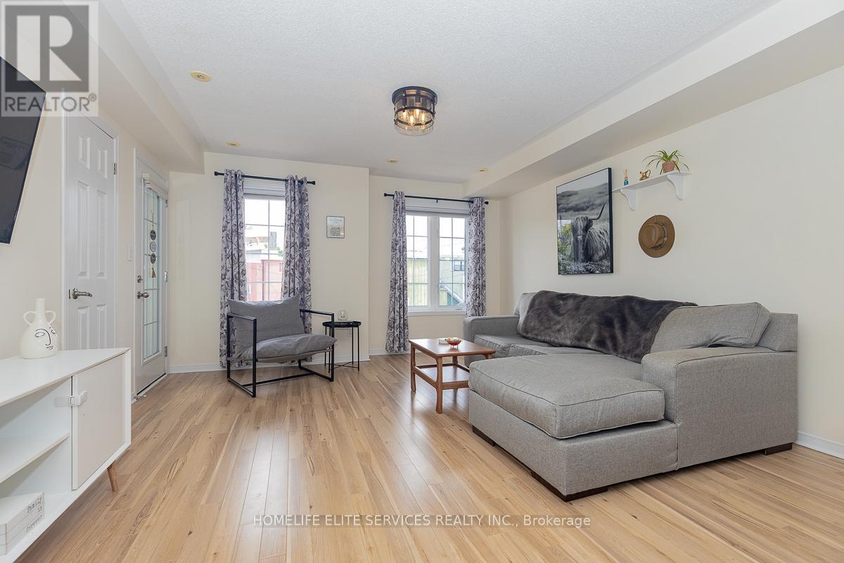 Photo 12 of 26 5 Armstrong Street, Orangeville ON