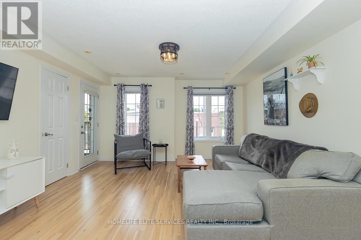 Photo 3 of 26 5 Armstrong Street, Orangeville ON
