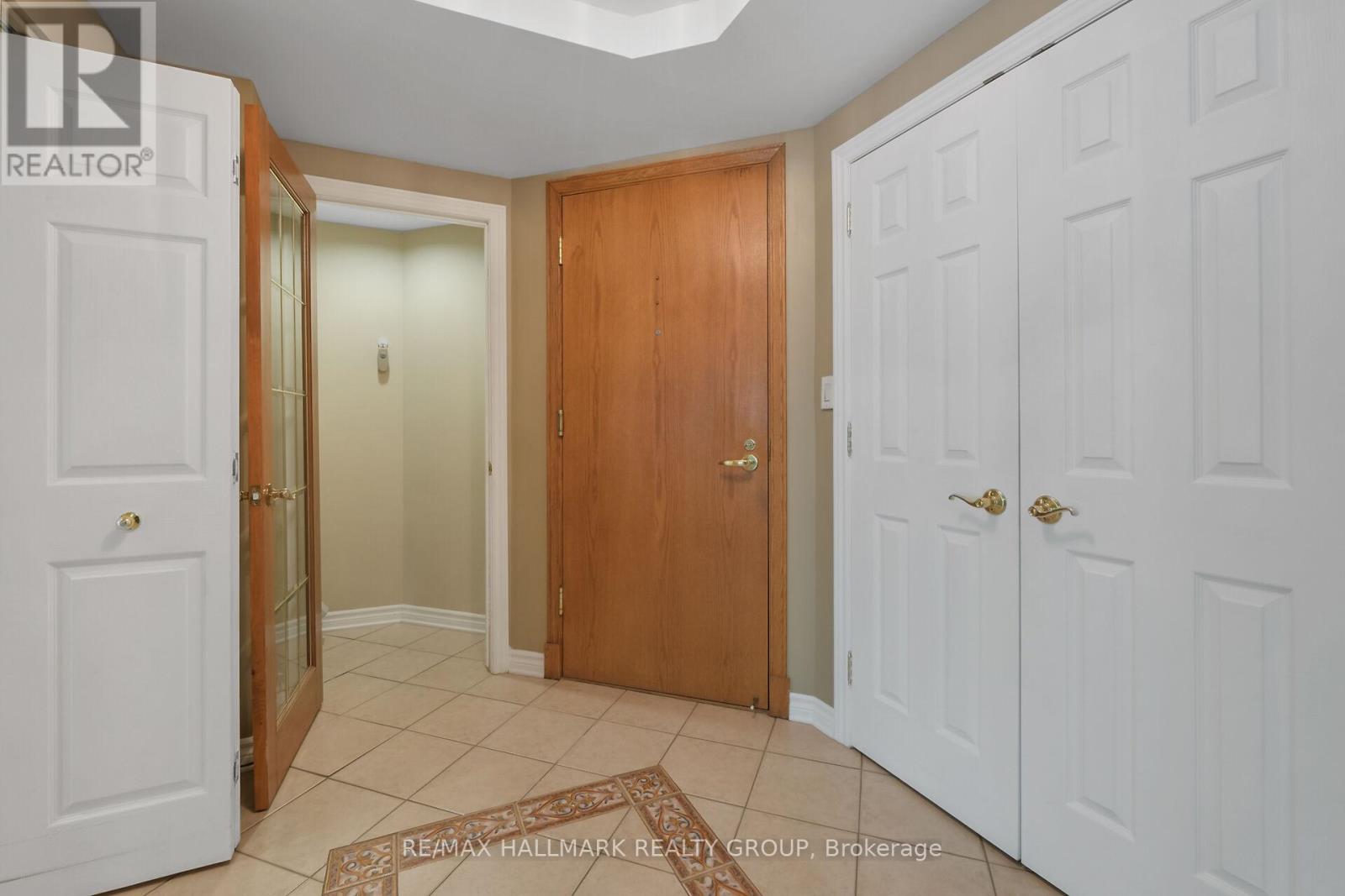 Photo 11 of 1 A 131 Robson Court, Ottawa ON