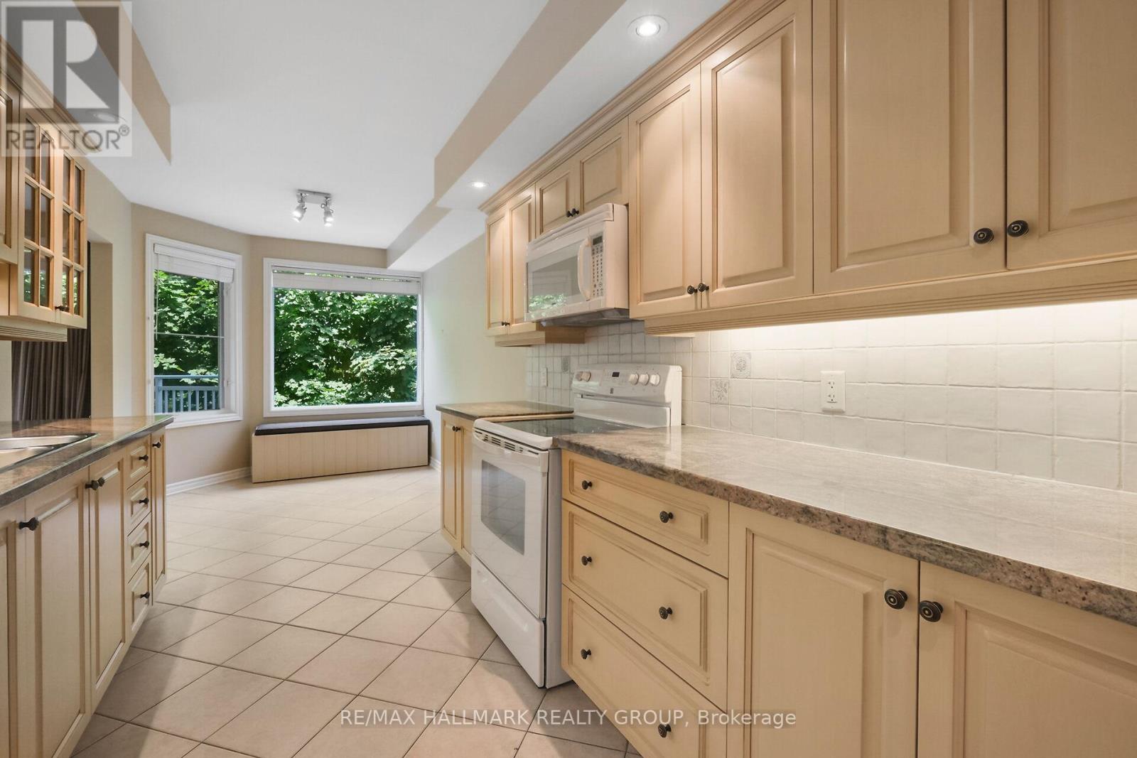 Photo 28 of 1 A 131 Robson Court, Ottawa ON