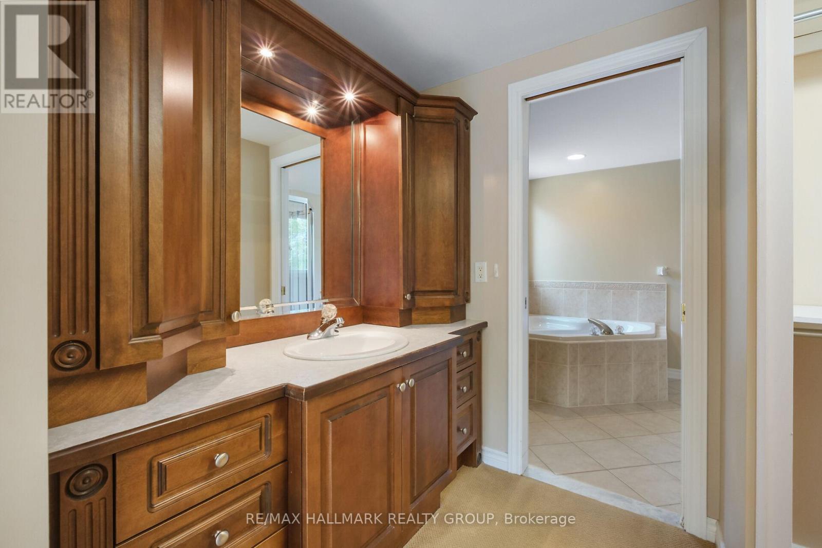 Photo 40 of 1 A 131 Robson Court, Ottawa ON