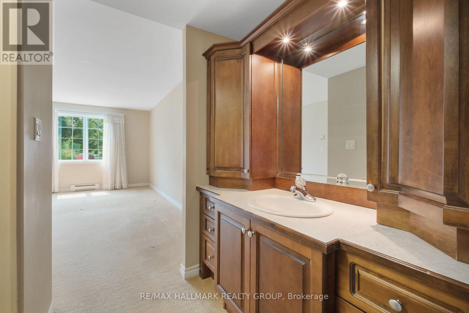 Photo 41 of 1 A 131 Robson Court, Ottawa ON