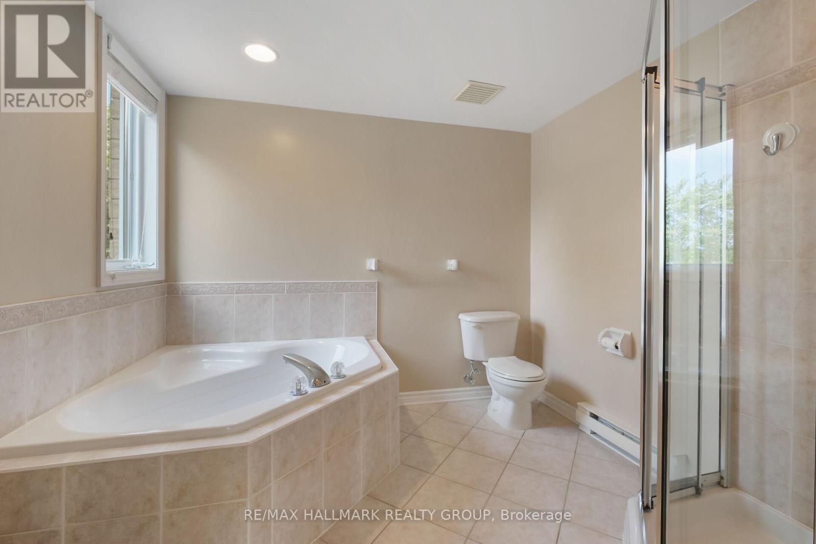 Photo 42 of 1 A 131 Robson Court, Ottawa ON