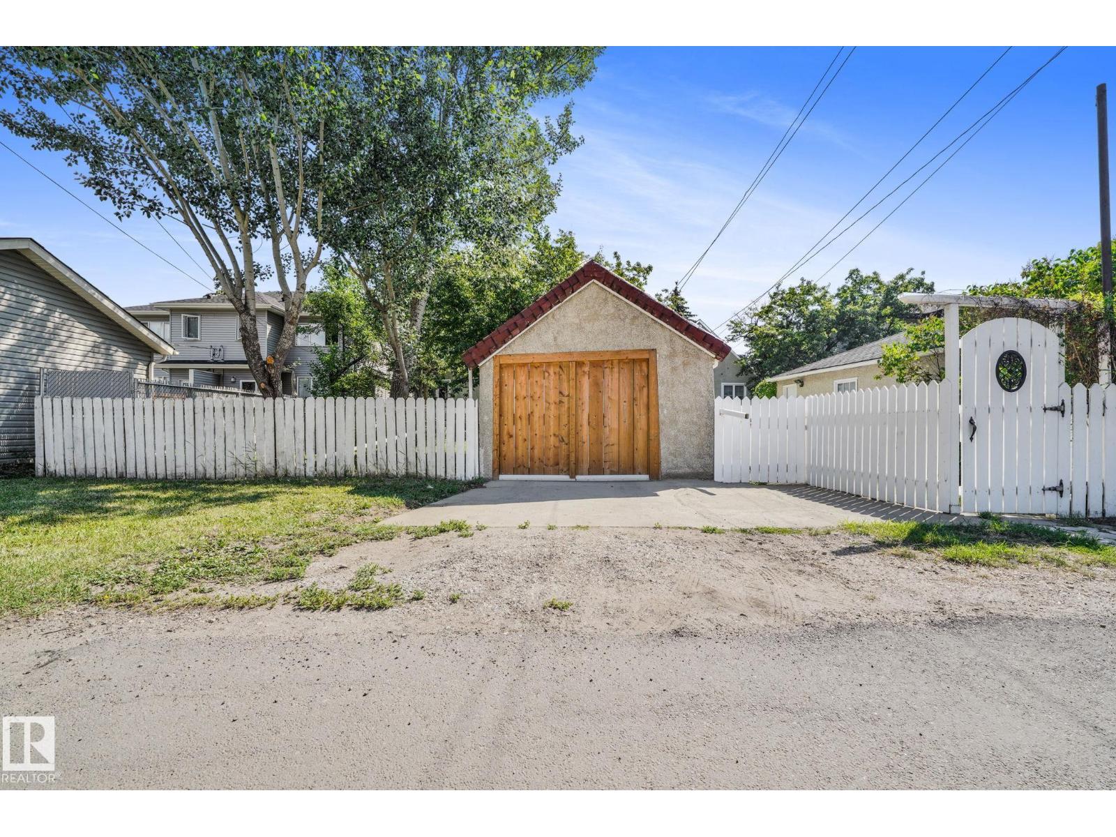 Photo 26 of 11522 101 St Nw, Edmonton AB