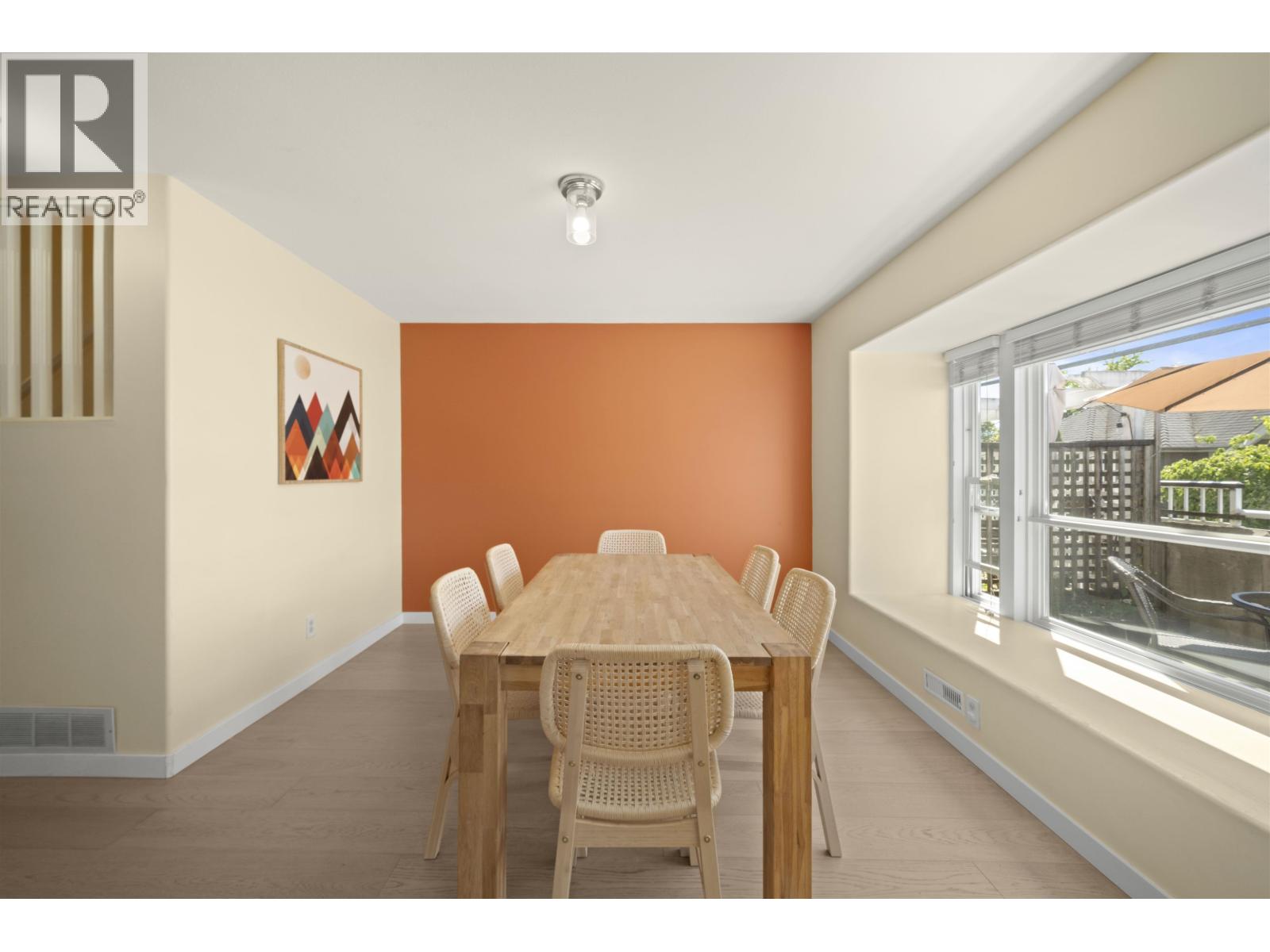 Photo 2 of 111 225 E 6th Street, North Vancouver BC