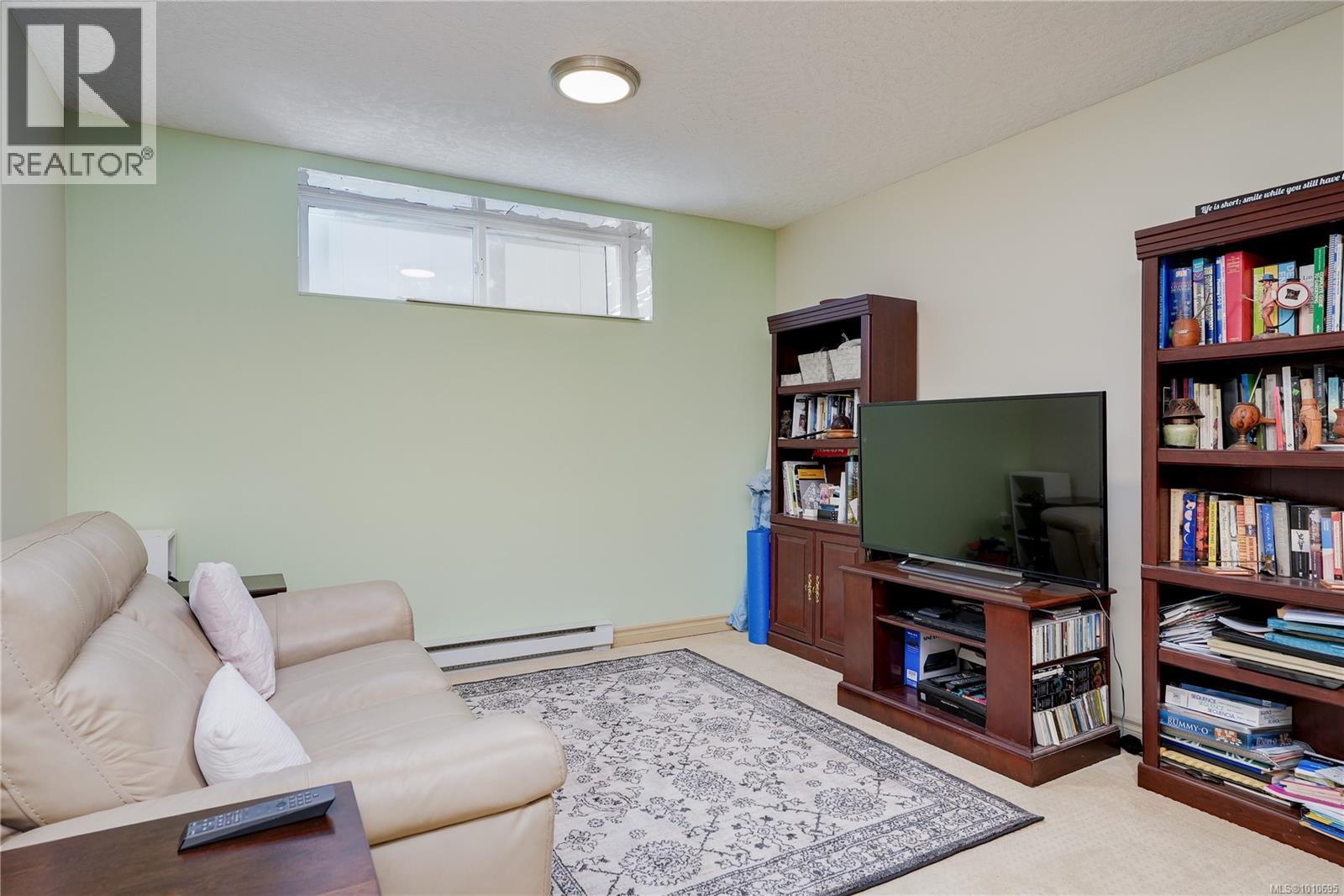 Photo 20 of 26 108 Aldersmith Pl, View Royal BC