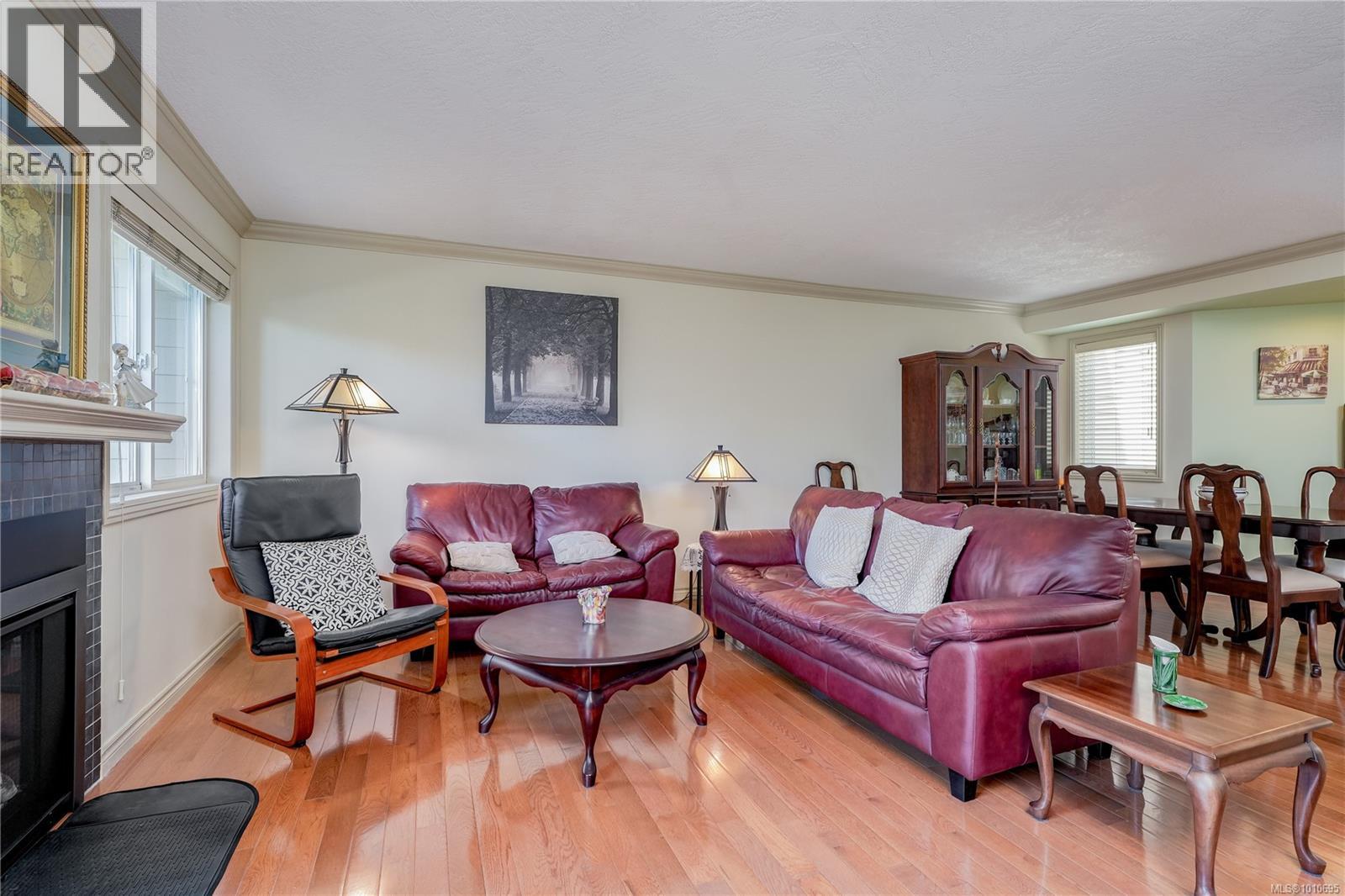Photo 5 of 26 108 Aldersmith Pl, View Royal BC