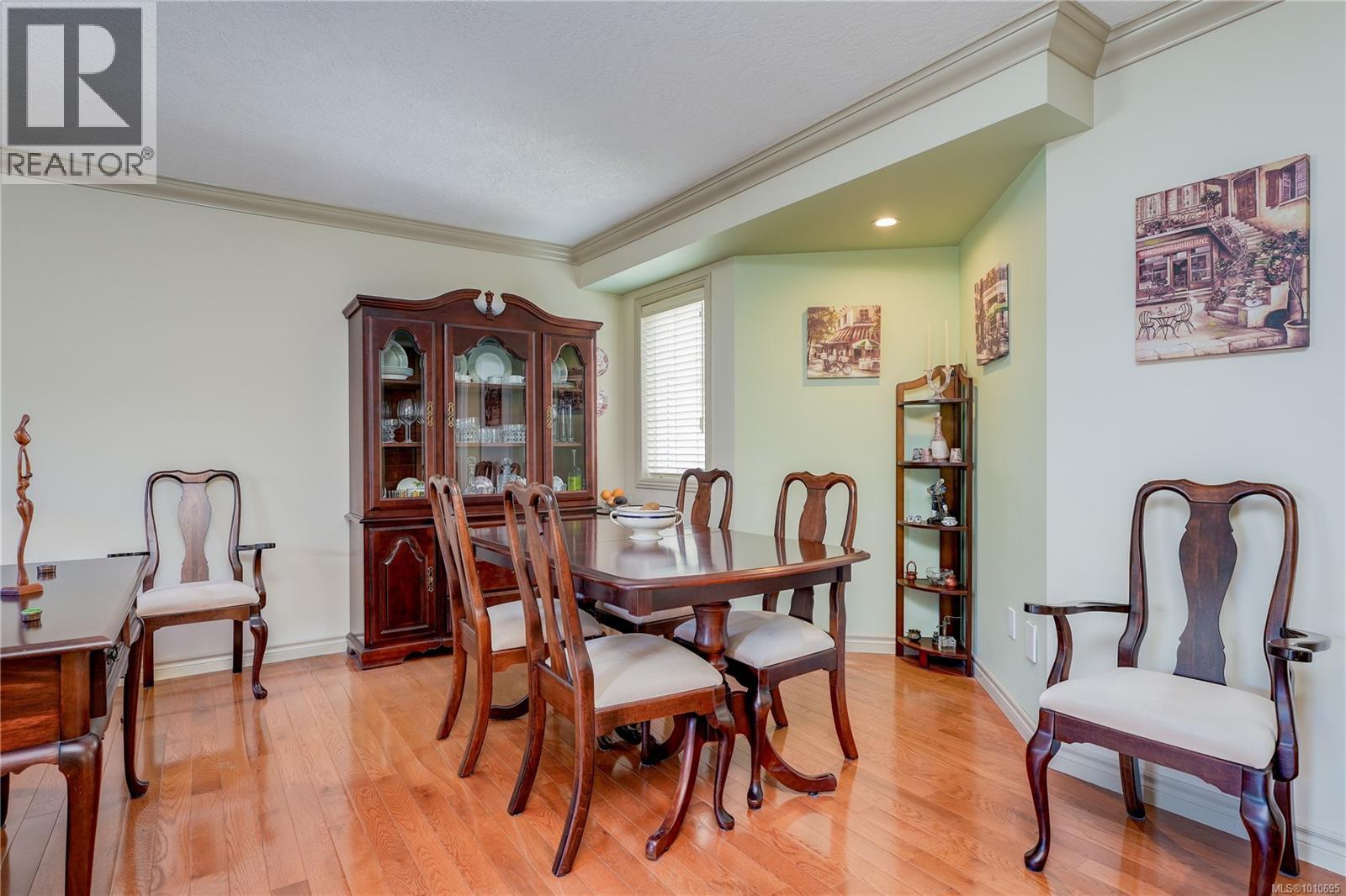 Photo 7 of 26 108 Aldersmith Pl, View Royal BC