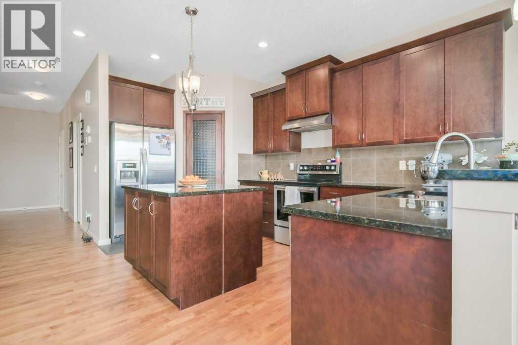 Photo 10 of 401 Mahogany Court Se, Calgary AB
