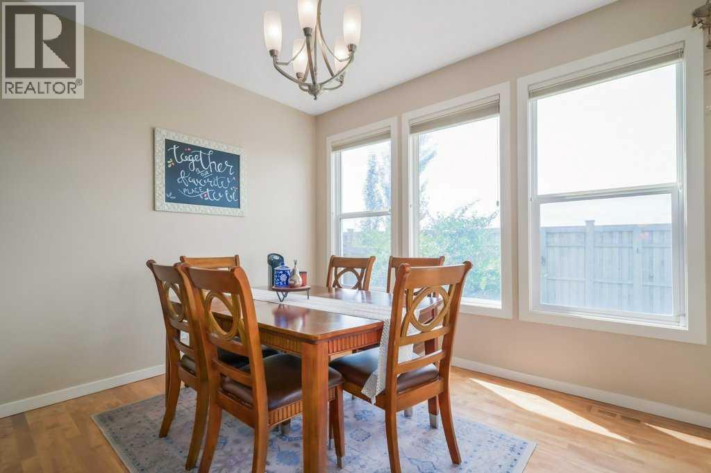 Photo 11 of 401 Mahogany Court Se, Calgary AB