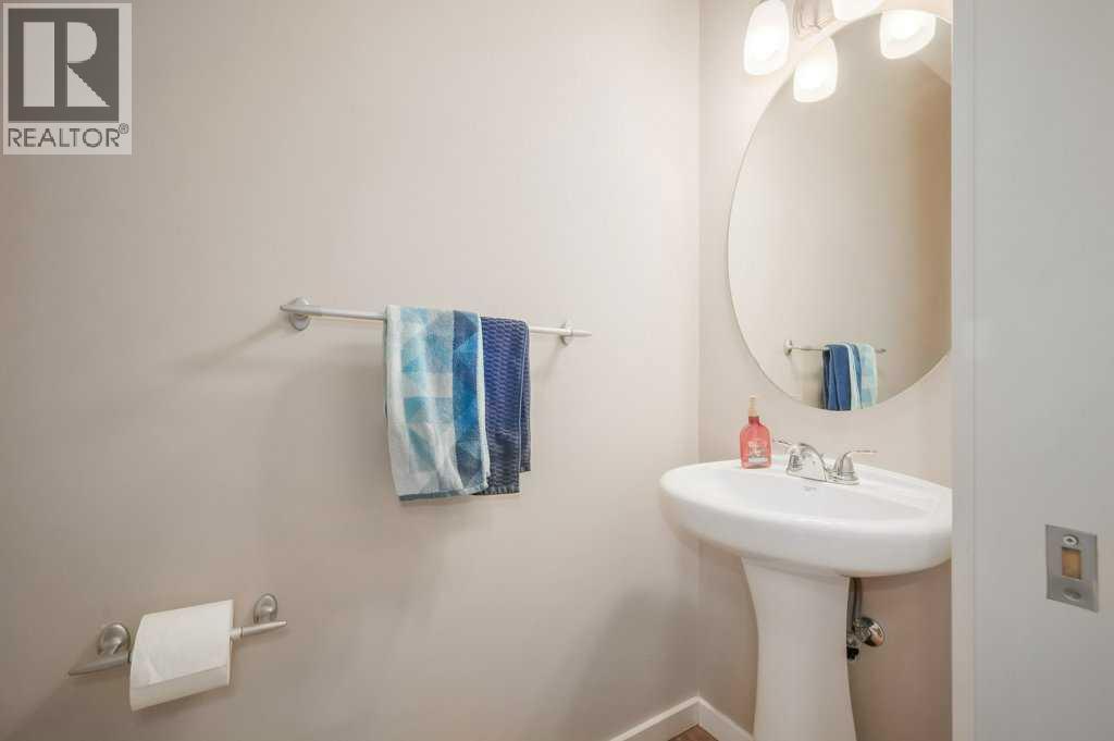 Photo 13 of 401 Mahogany Court Se, Calgary AB