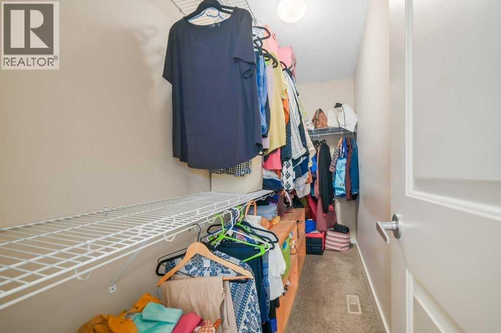 Photo 19 of 401 Mahogany Court Se, Calgary AB