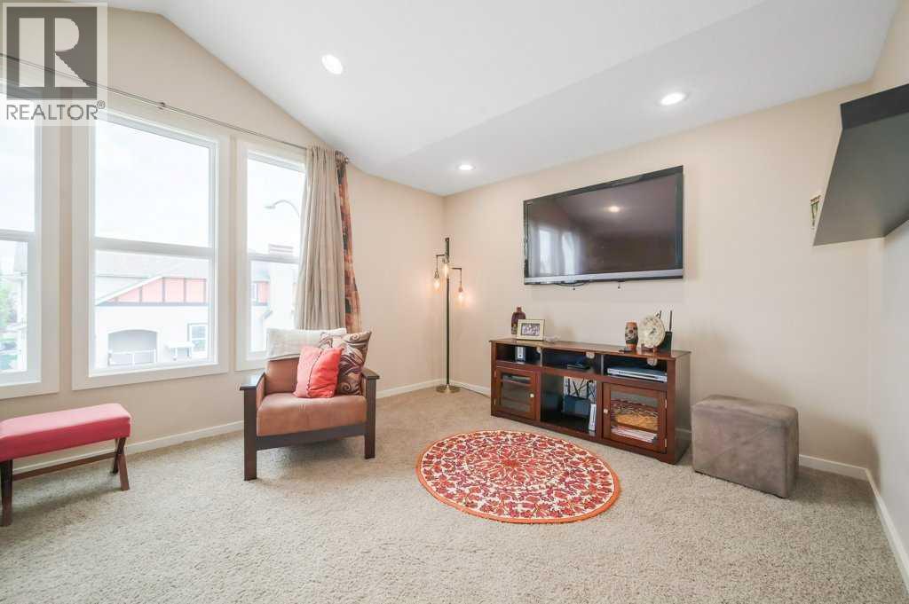 Photo 14 of 401 Mahogany Court Se, Calgary AB