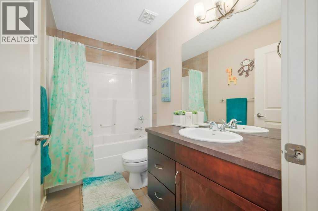 Photo 23 of 401 Mahogany Court Se, Calgary AB