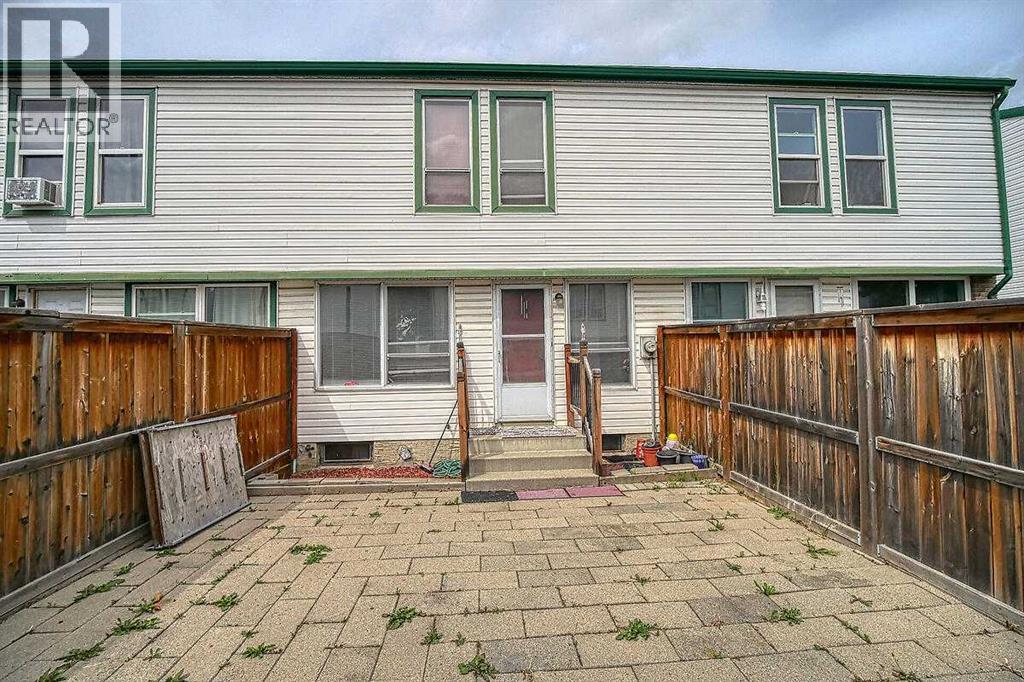 Single Family House for Sale in   Pennsylvania Road SE Penbrooke Meadows Calgary 