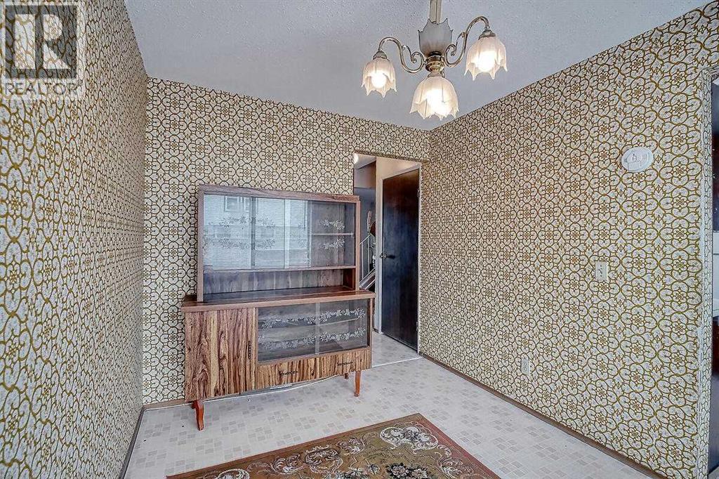 Single Family House for Sale in   Pennsylvania Road SE Penbrooke Meadows Calgary 