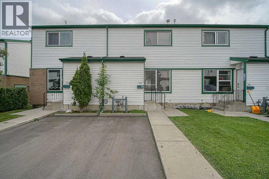 Single Family House for Sale in   Pennsylvania Road SE Penbrooke Meadows Calgary 