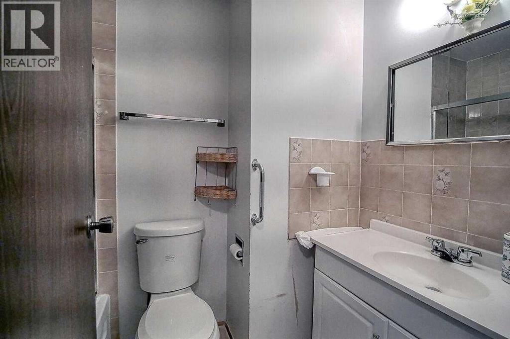 Single Family House for Sale in   Pennsylvania Road SE Penbrooke Meadows Calgary 
