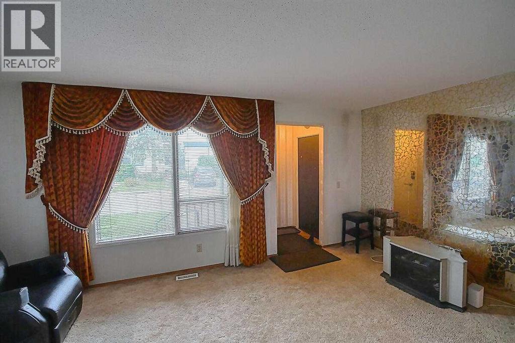 Single Family House for Sale in   Pennsylvania Road SE Penbrooke Meadows Calgary 