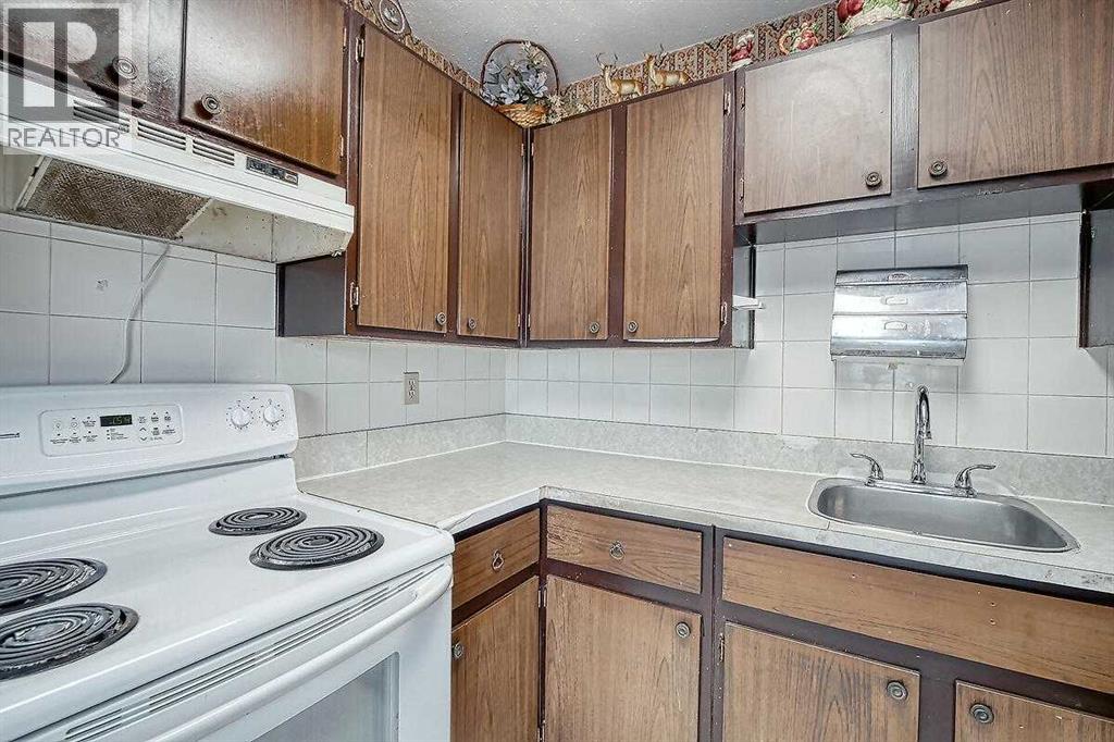 Single Family House for Sale in   Pennsylvania Road SE Penbrooke Meadows Calgary 