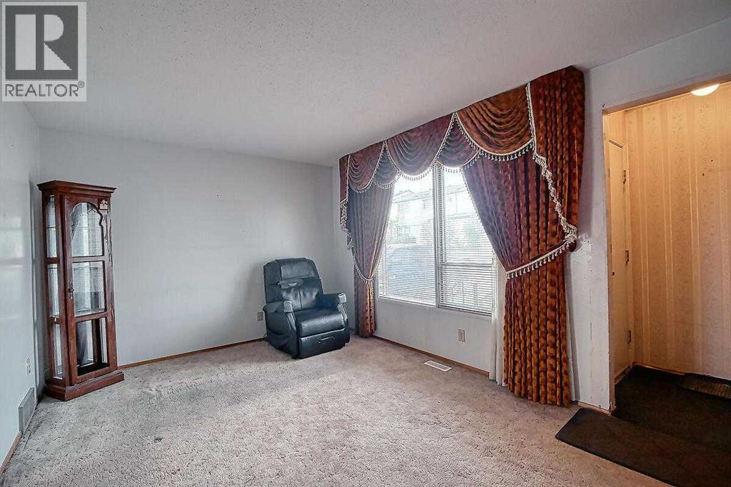Single Family House for Sale in   Pennsylvania Road SE Penbrooke Meadows Calgary 