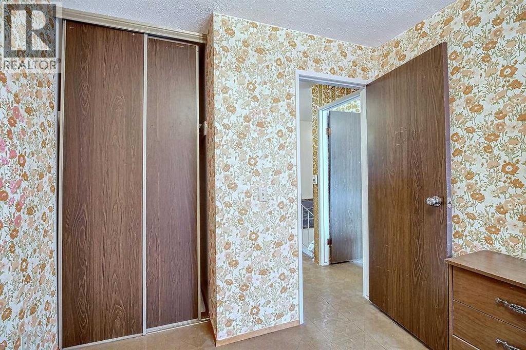 Single Family House for Sale in   Pennsylvania Road SE Penbrooke Meadows Calgary 