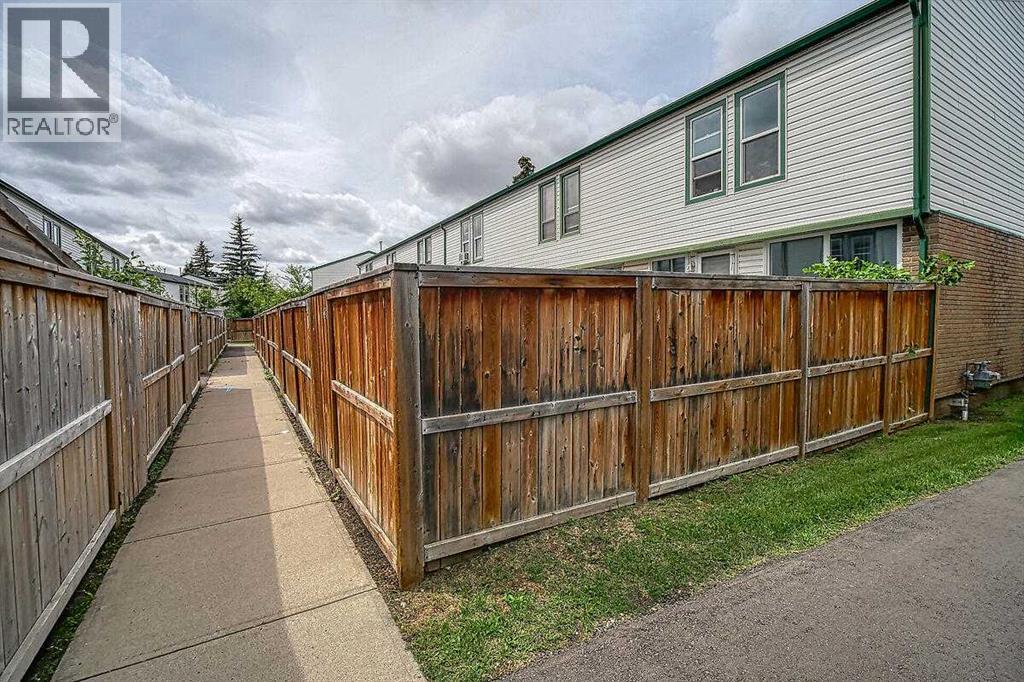 Single Family House for Sale in   Pennsylvania Road SE Penbrooke Meadows Calgary 