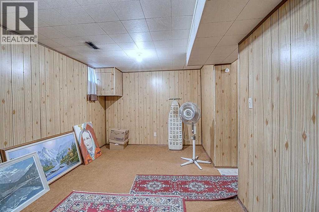 Single Family House for Sale in   Pennsylvania Road SE Penbrooke Meadows Calgary 