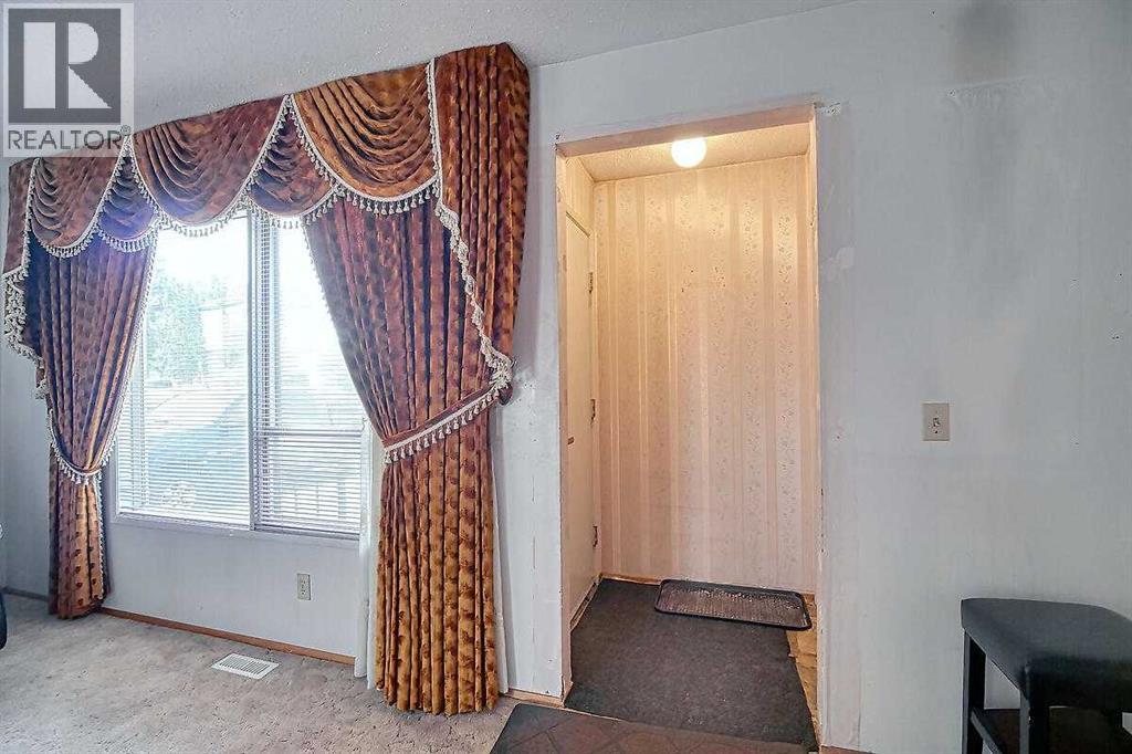 Single Family House for Sale in   Pennsylvania Road SE Penbrooke Meadows Calgary 