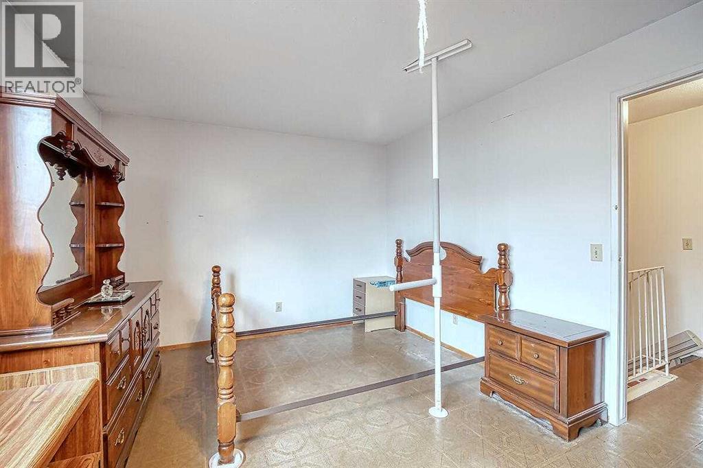 Single Family House for Sale in   Pennsylvania Road SE Penbrooke Meadows Calgary 