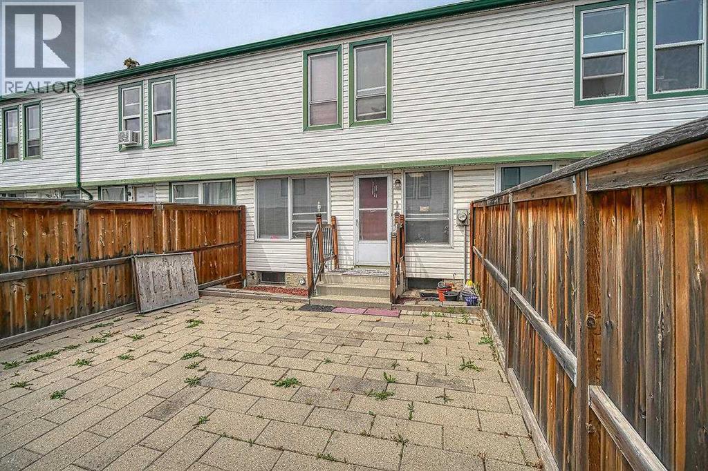 Single Family House for Sale in   Pennsylvania Road SE Penbrooke Meadows Calgary 