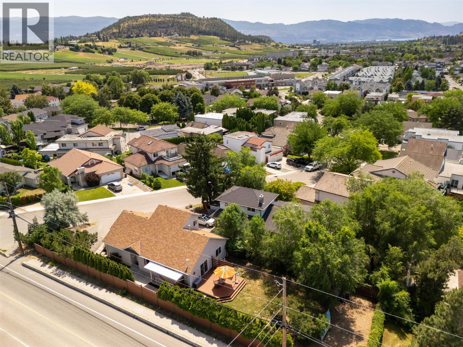 Photo 6 of 100 Verna Court, Kelowna BC