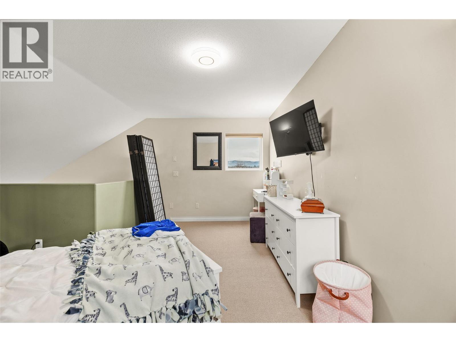 Photo 7 of 100 Verna Court, Kelowna BC