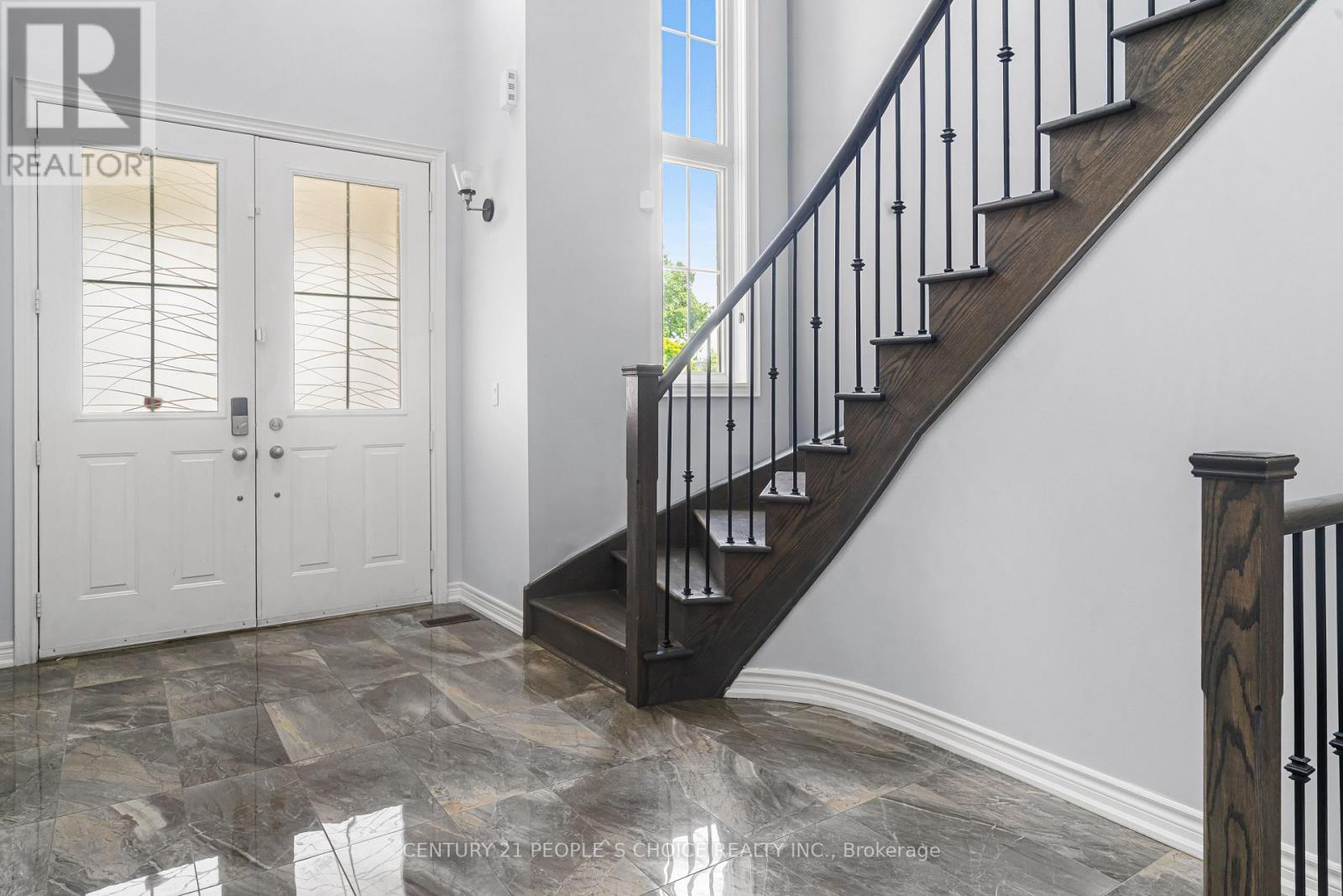 Photo 2 of 22 Gainsford Road, Brampton ON
