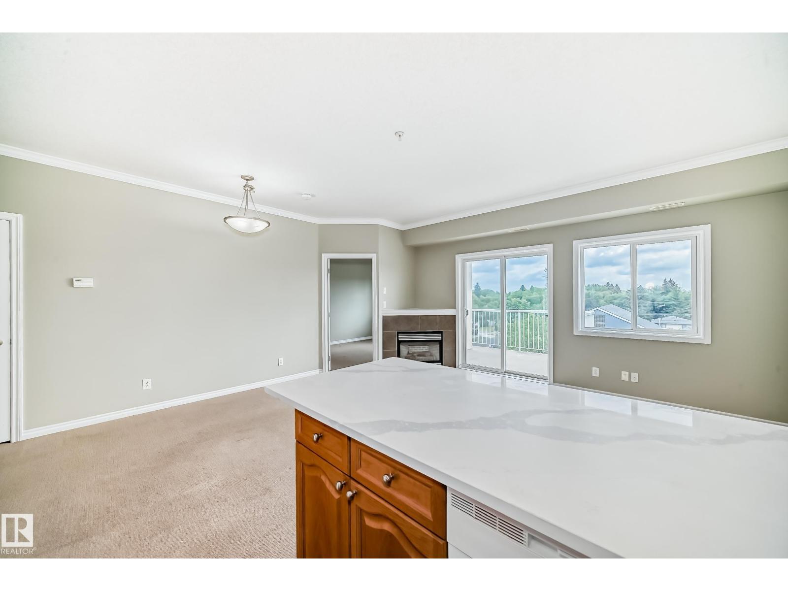 Photo 10 of 423 8528 82 Av Nw, Edmonton AB