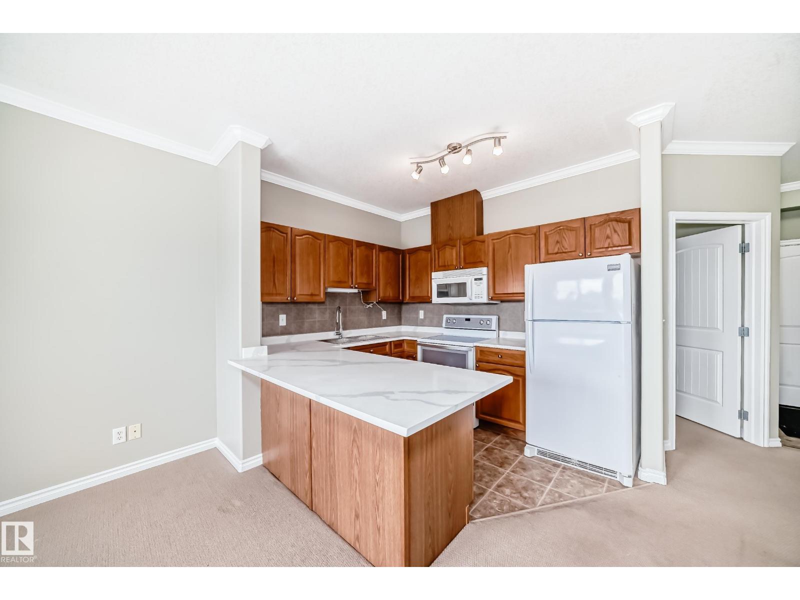 Photo 8 of 423 8528 82 Av Nw, Edmonton AB