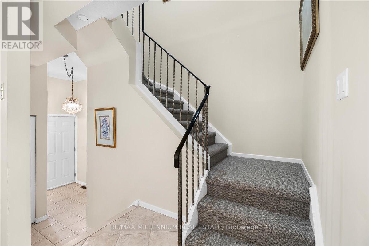 Photo 15 of 22 765 Oklahoma Drive E, Pickering ON