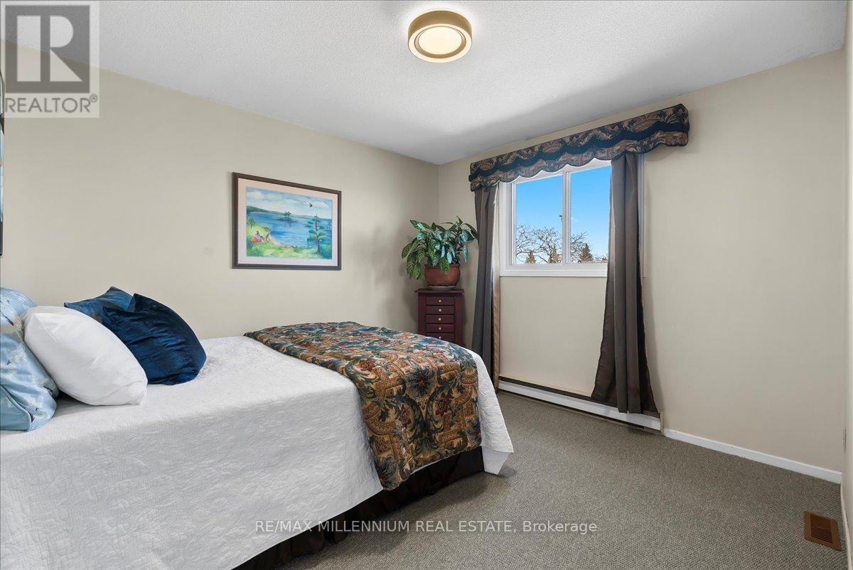 Photo 14 of 22 765 Oklahoma Drive E, Pickering ON