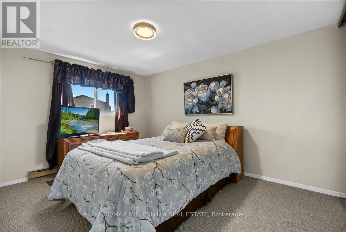 Photo 17 of 22 765 Oklahoma Drive E, Pickering ON