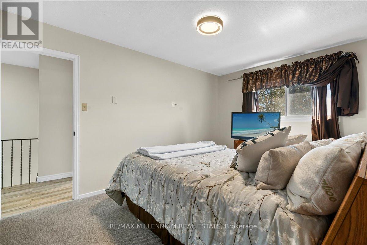 Photo 2 of 22 765 Oklahoma Drive E, Pickering ON
