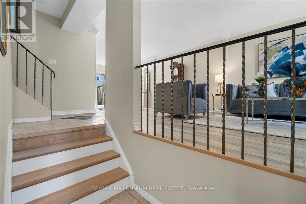 Photo 24 of 22 765 Oklahoma Drive E, Pickering ON