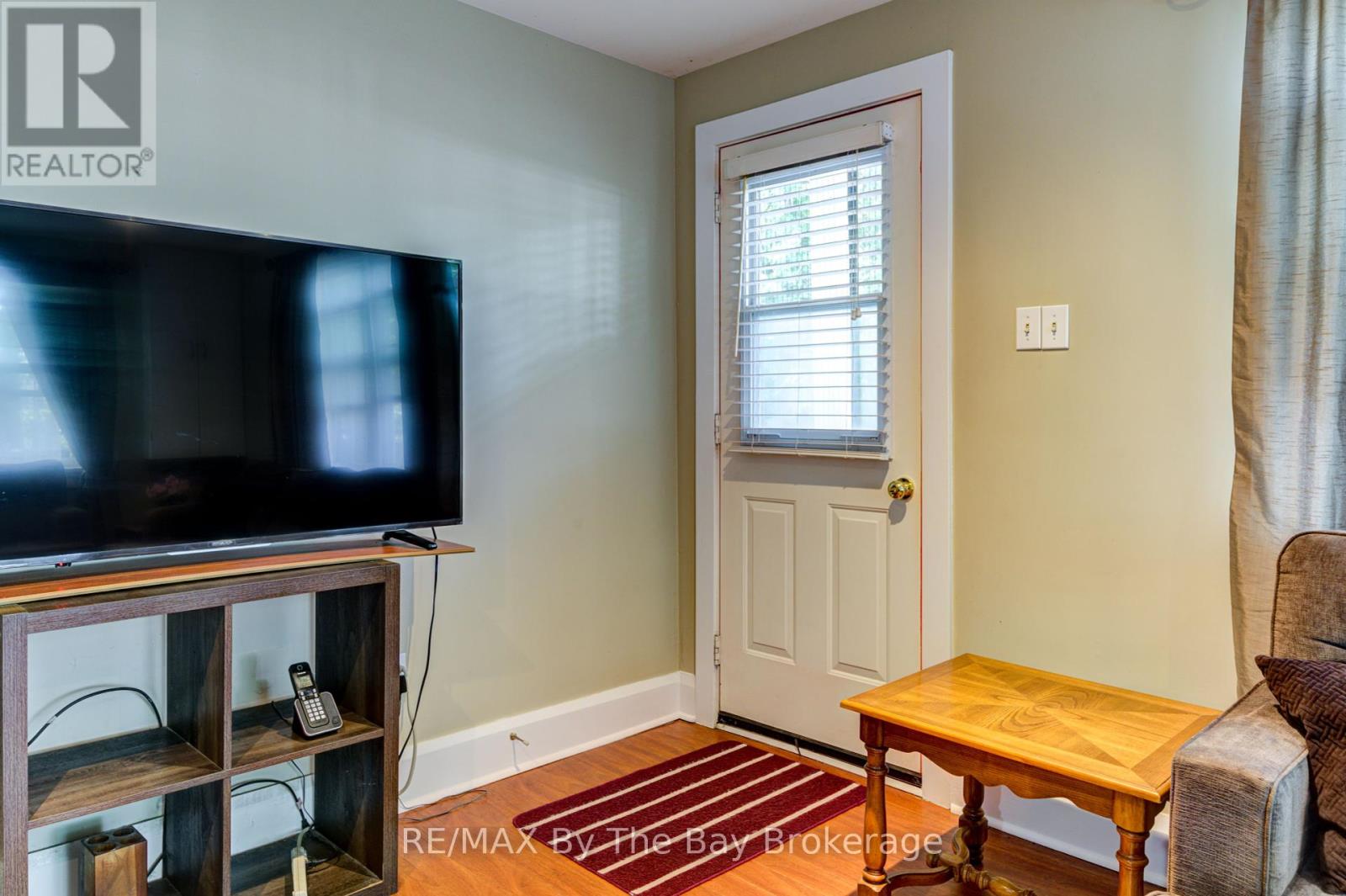 Photo 16 of 110 24th Street N, Wasaga Beach ON