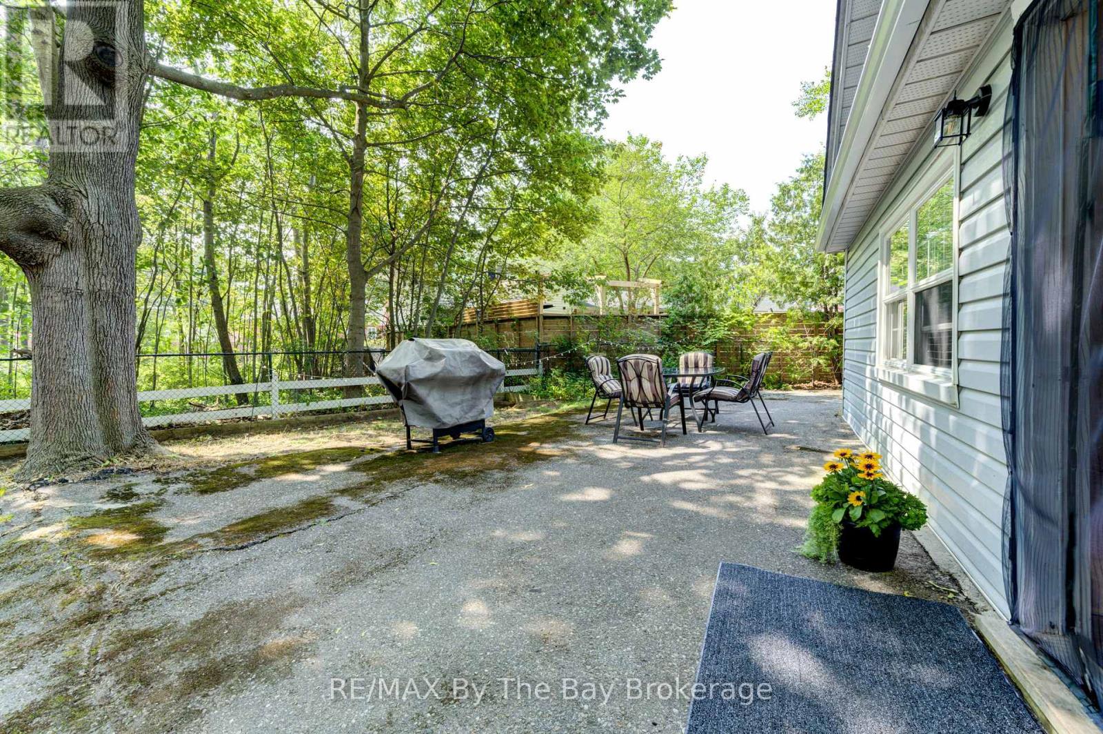 Photo 24 of 110 24th Street N, Wasaga Beach ON