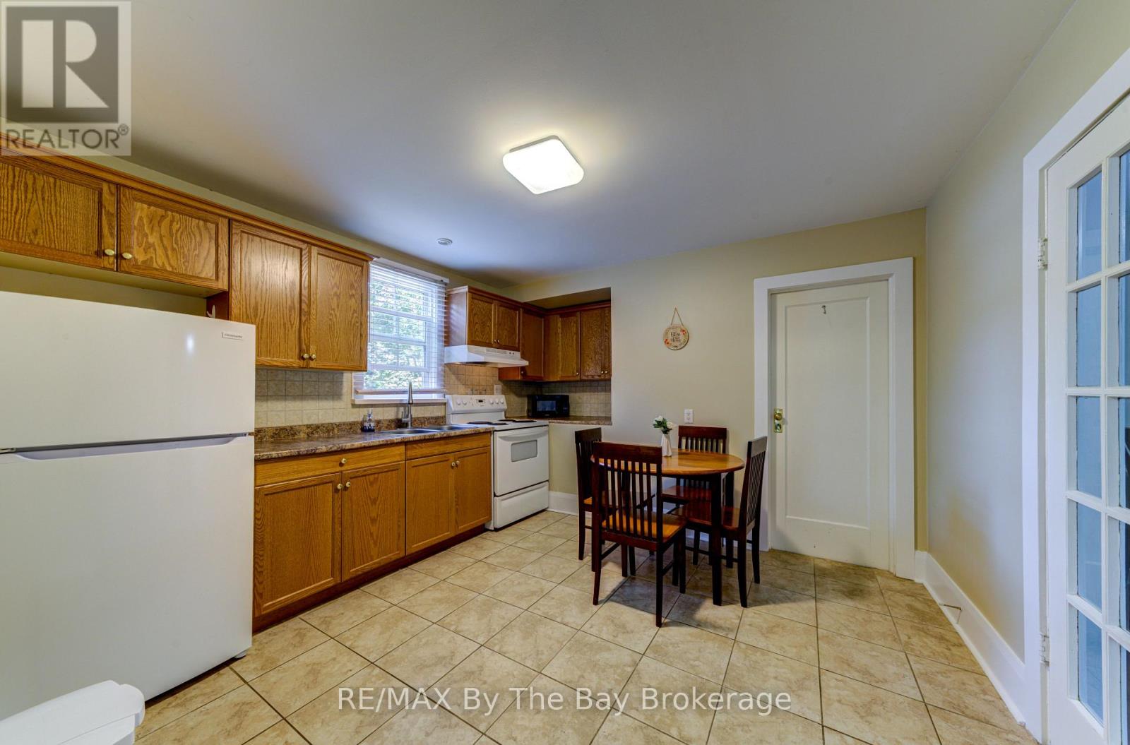 Photo 10 of 110 24th Street N, Wasaga Beach ON