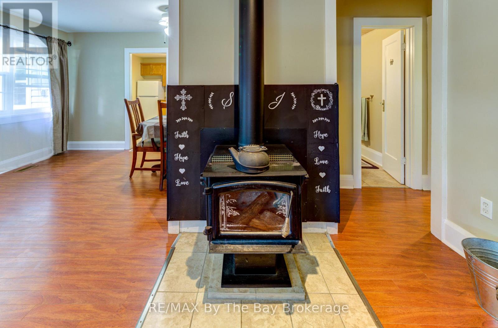 Photo 20 of 110 24th Street N, Wasaga Beach ON