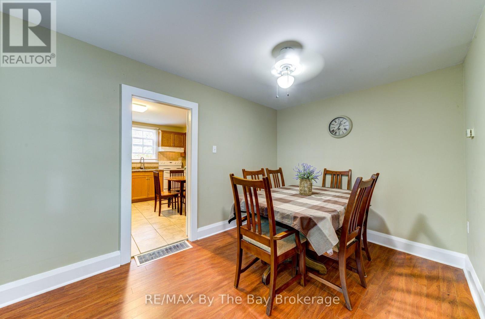 Photo 11 of 110 24th Street N, Wasaga Beach ON