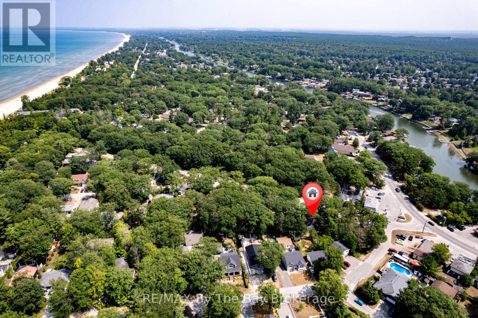 Photo 27 of 110 24th Street N, Wasaga Beach ON