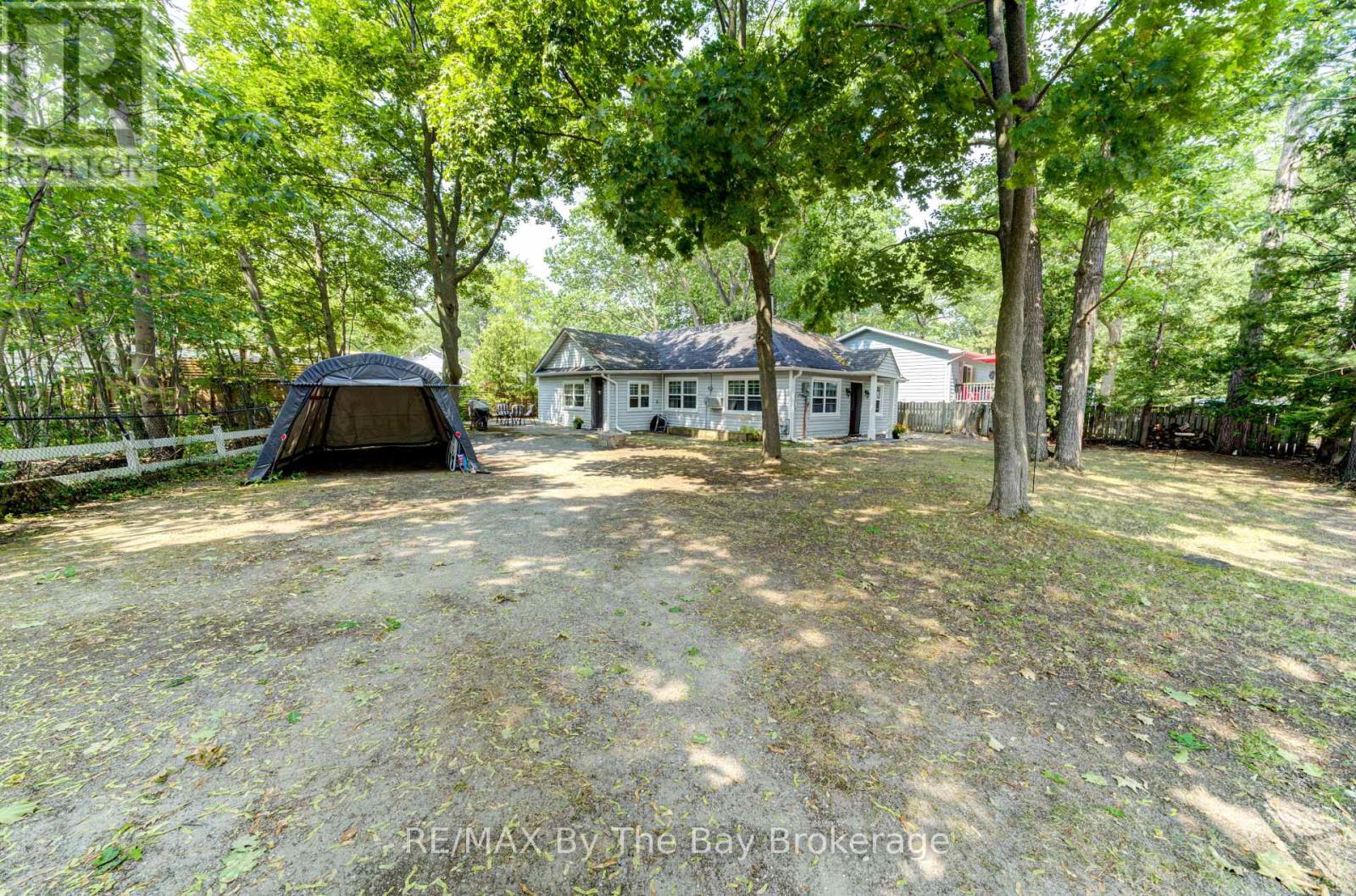 Photo 36 of 110 24th Street N, Wasaga Beach ON